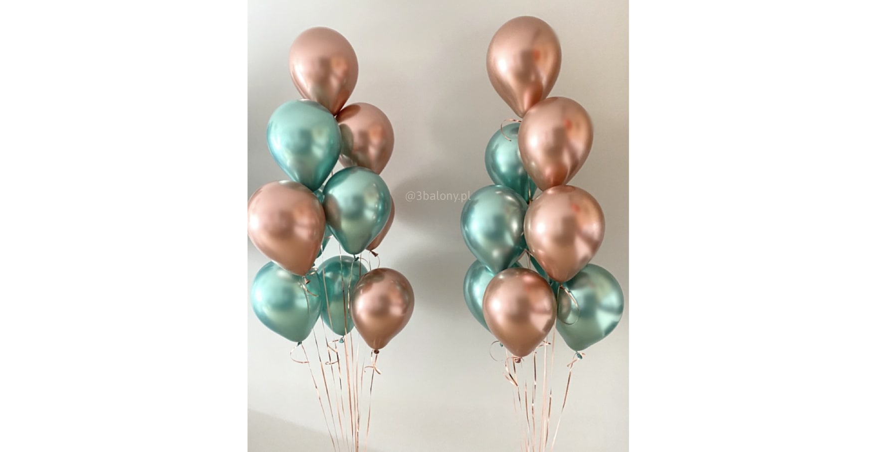 2 bukiety w metalicznym kolorze z helem