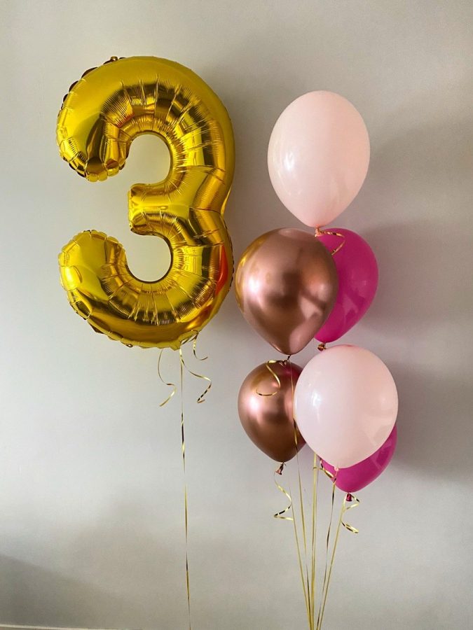 Zestaw w różowych kolorach ze złotą cyfrą