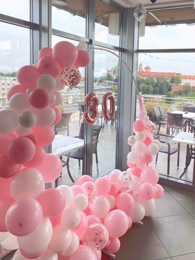 Girlanda balonowa w różowo białych kolorach