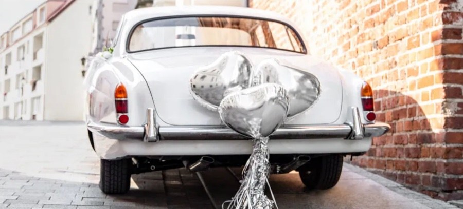 Zestaw dekoracji samochodowych na Ślub