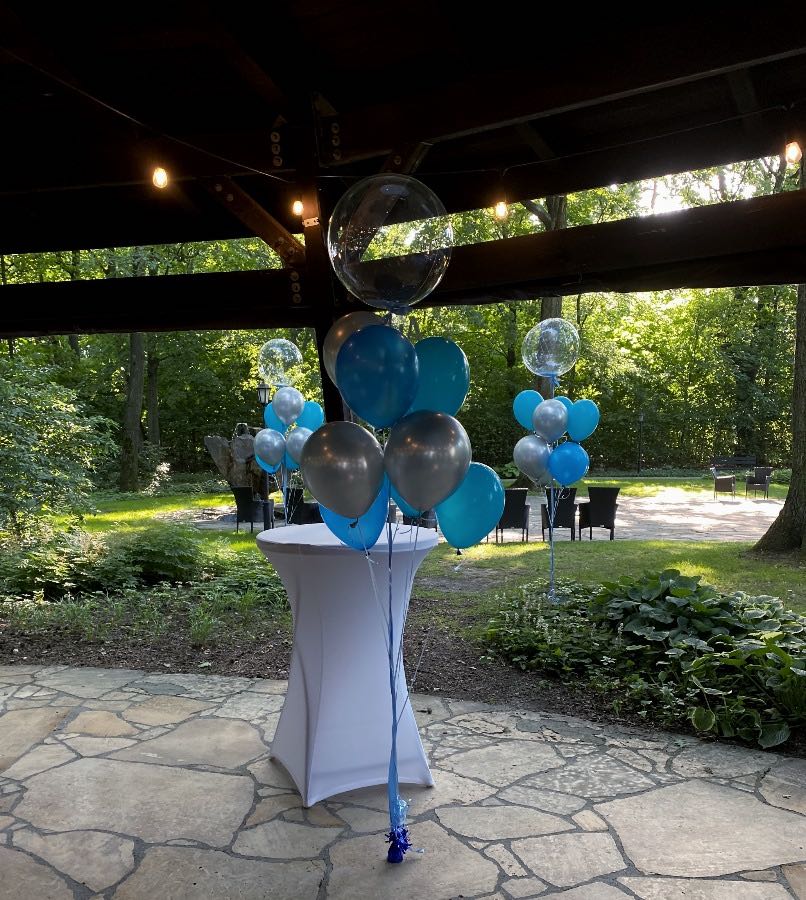 Bukiet balonowy w kolorze srebrnym i niebieskim