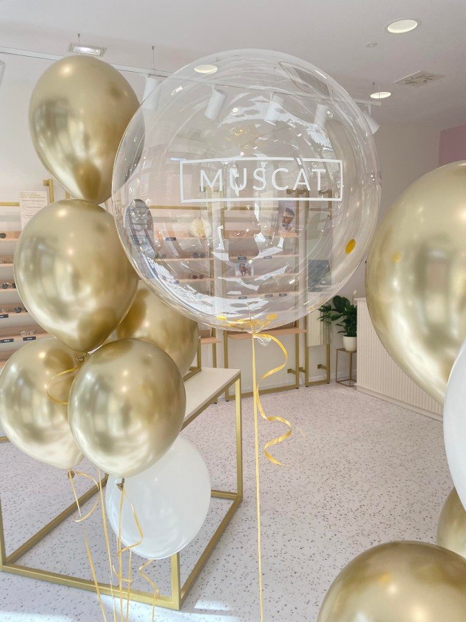 Balon bubble z logo firmy w białym kolorze