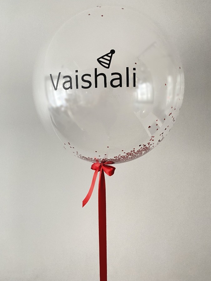 Balon bubble z małymi sercami w środku