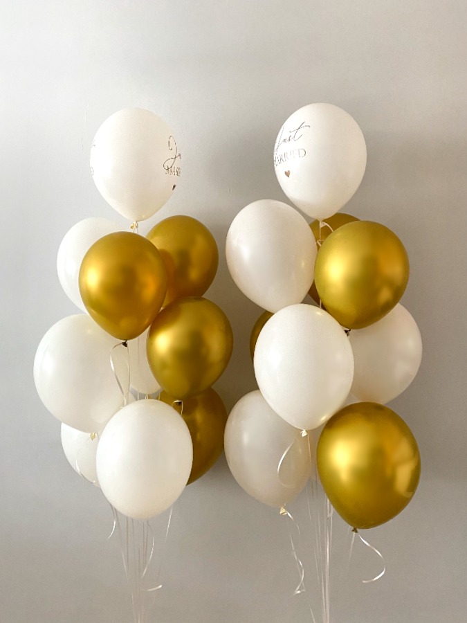 Dwa bukiety balonowe w złoto-białym kolorze z helem na Ślub