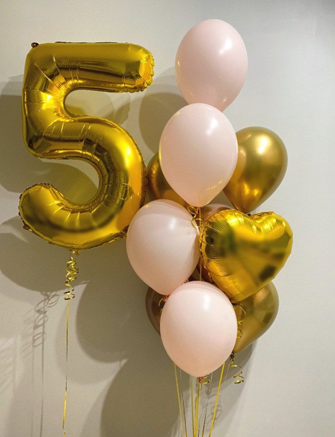 Miły bukiet balonowy z małym balonem w formie serca