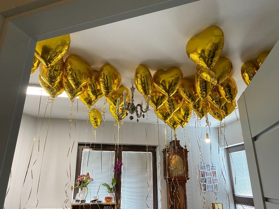 Złote serca z helem pod sufit wypełnione helem