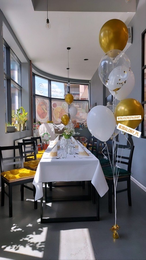 Dwa bukiety balonowe w złoto-białym kolorze z helem