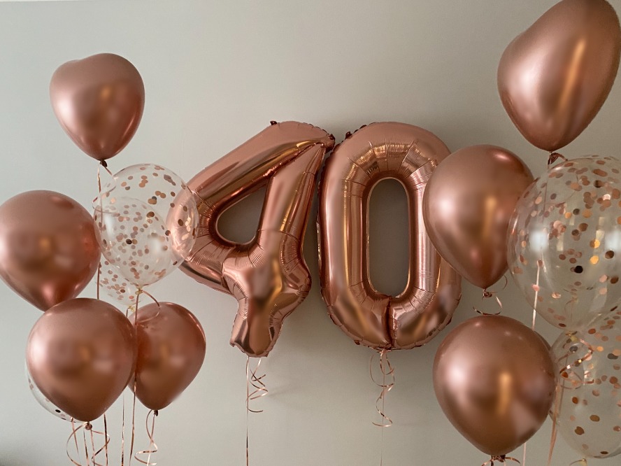 Zestaw w kolorze różowe złoto z cyfrą 40