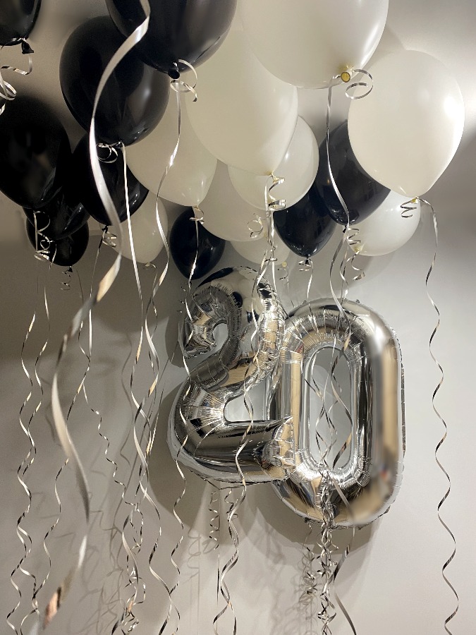 Zestaw z cyfra 20 w kolorze srebrnym