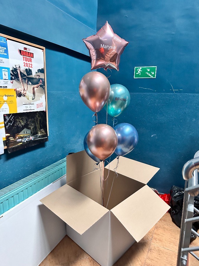 Balony w pudełku z gwiazdką