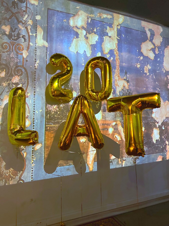 Złote balony cyfry oraz literki