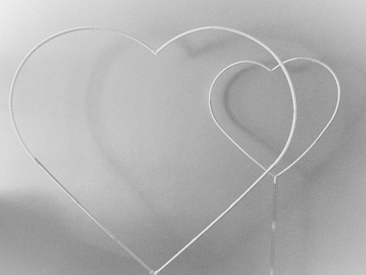 Stojak plastikowy w kształcie serca 160 cm