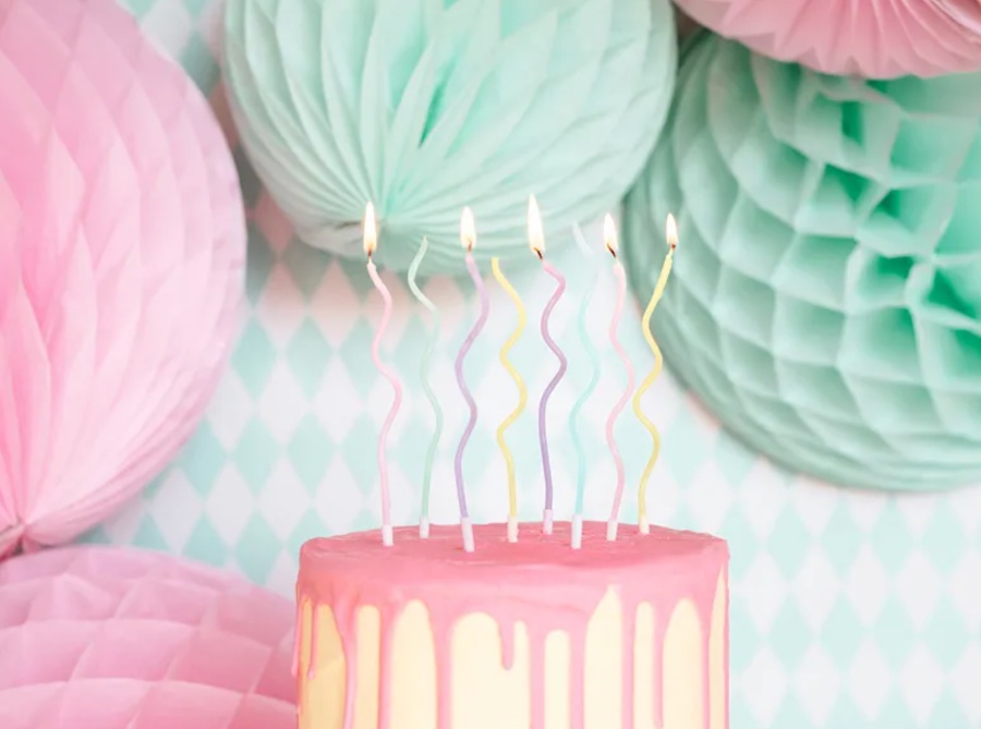 Świeczki urodzinowe zakręcone (1 op. / 8 szt.)