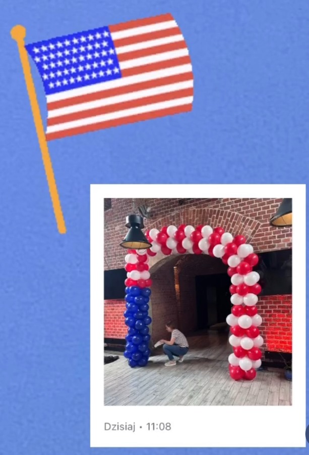 Łuk balonowy w trzech kolorach na stojakach metalicznych