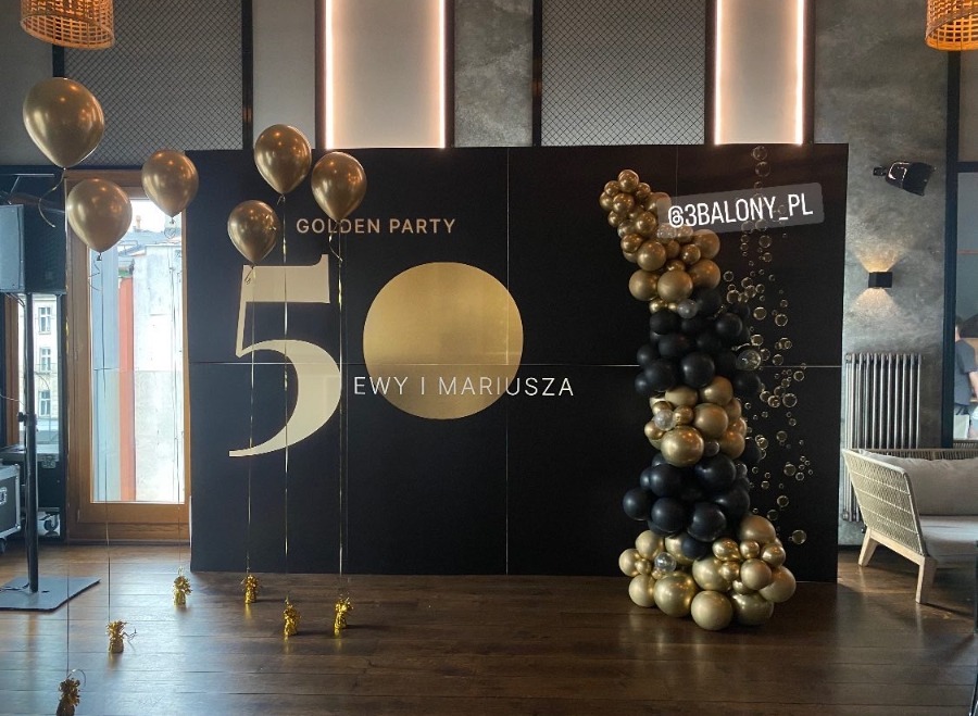 Dekoracje balonowe w czarno złotym kolorze