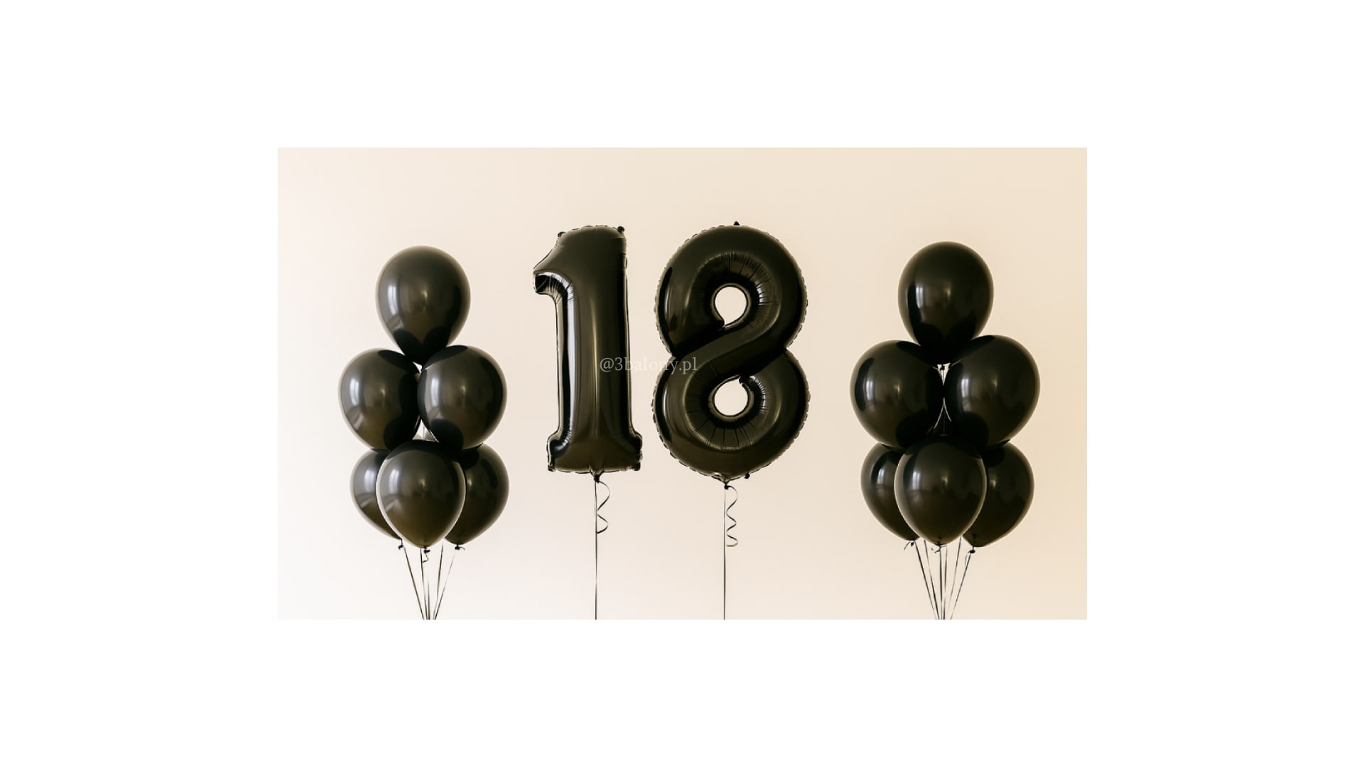 Czarne cyfry 18 oraz 12 balonów lateksowych