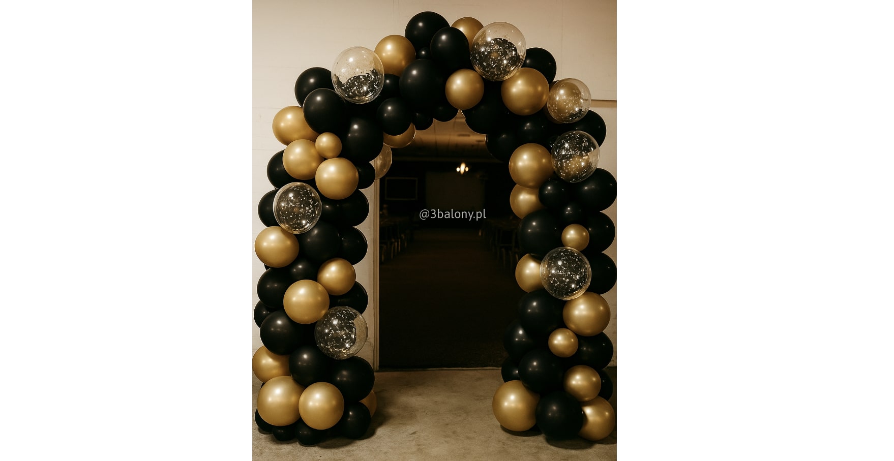 Stylowa Dekoracja Balonowa na Wejściu do hotelu