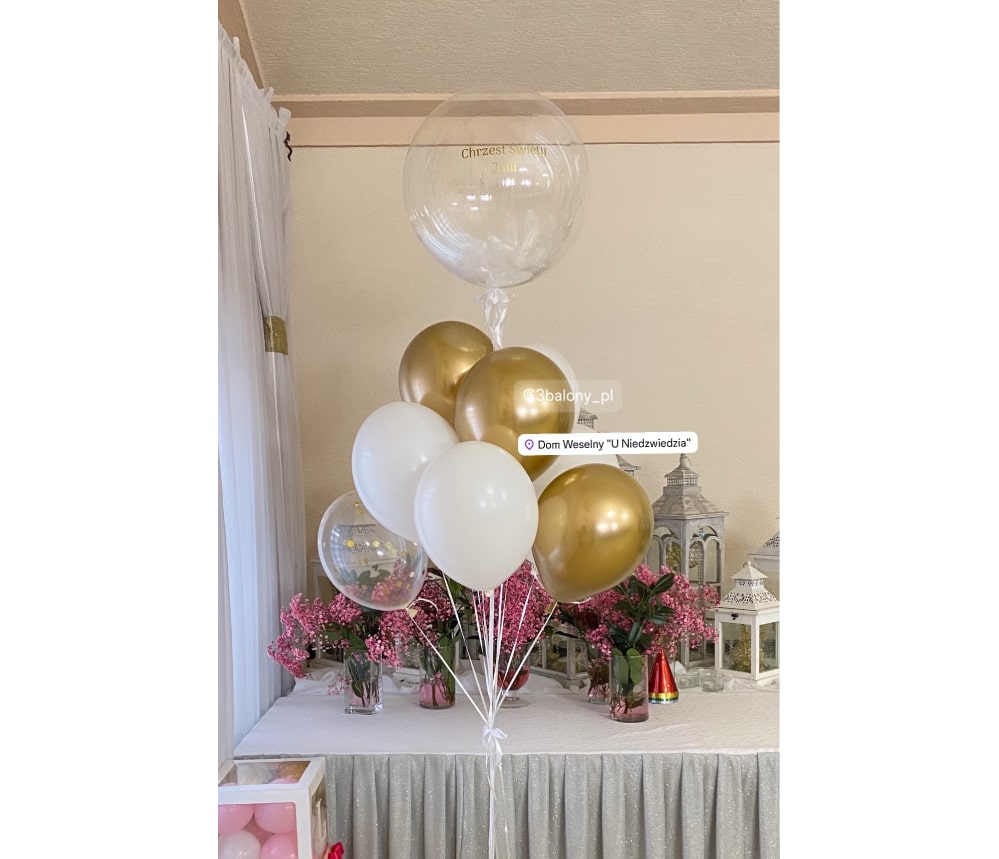 Balonowy bukiet na Chrzest Święty w złotym i białym kolorze
