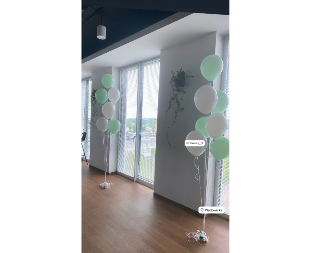 Bukiety balonowe biało-pistacjowe – elegancka dekoracja na każdą okazję
