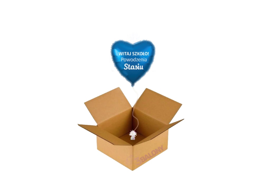 Balon w pudełku – serce z napisem WITAJ SZKOŁO! Powodzenia Stasiu!